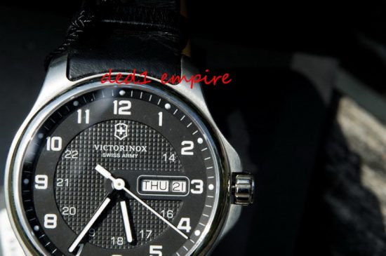 Victorinox Swiss Army - Jam tangan "OFFICER"