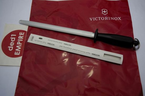 VICTORINOX - Pengasah pisau sederhana