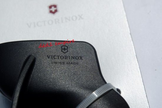 VICTORINOX - Pengasah pisau tarik (BESAR)