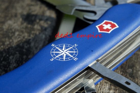 VICTORINOX Swiss Army - pisau poket "SKIPPER"