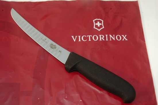 pisau lapah daging berjalur Victorinox
