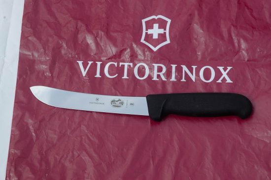 VICTORINOX - pisau daging/sembelih ayam 6 inci