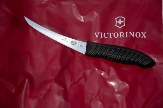 pisau lapah Victorinox (hulu bergerigi)