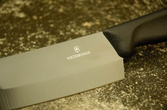 VICTORINOX - pisau dapur seramik hitam