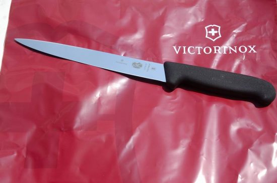 VICTORINOX - pisau siang ikan / fillet