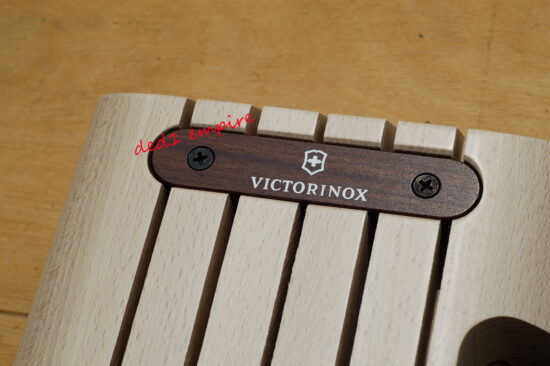 VICTORINOX - Blok kayu pisau & alatan dapur - 11 unit (HULU KAYU ROSEWOOD)