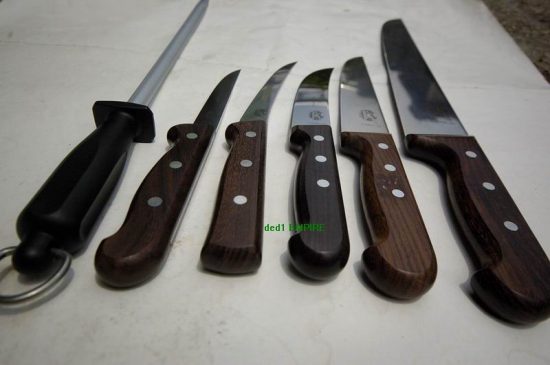 VICTORINOX - Set pisau sembelih hulu kayu berserta beg