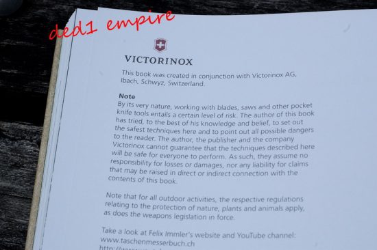 VICTORINOX - Buku koleksi "The Swiss Army Knife Book - outdoor projects"