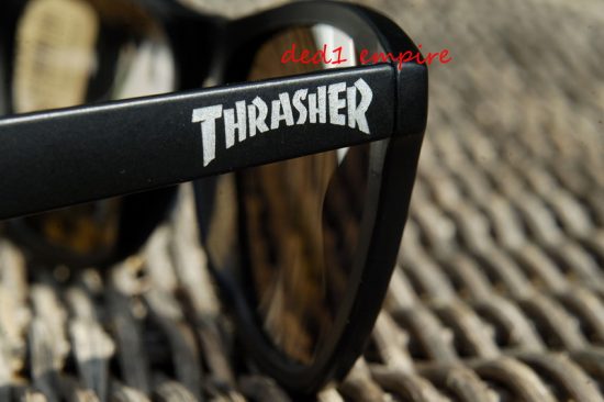 THRASHER - cermin mata hitam