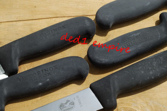 VICTORINOX - pisau daging/sembelih 7 inci CAP PAYUNG (VERSI LAMA)
