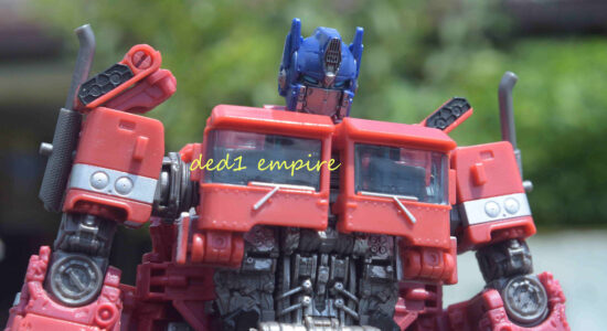 TRANSFORMERS - Robot Optimus Prime TAKARA TOMY (EDISI JEPUN)